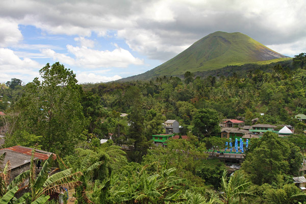 Volcano Lokon (1580 m) and Mahawu (1324 m)