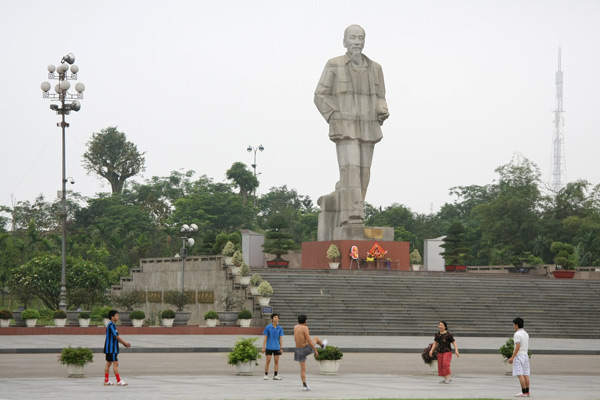 Statue of Uncle Ho
