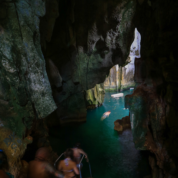 Sawa-i-Lau Cave