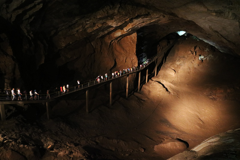 Akhali Atoni Cave