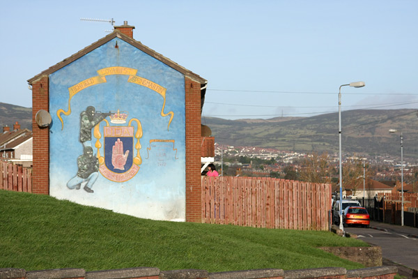 Loyalist mural on Highcairn Dr