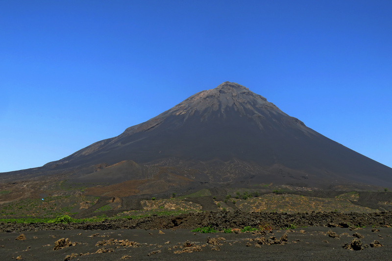 Pico do Fogo (2928 m)