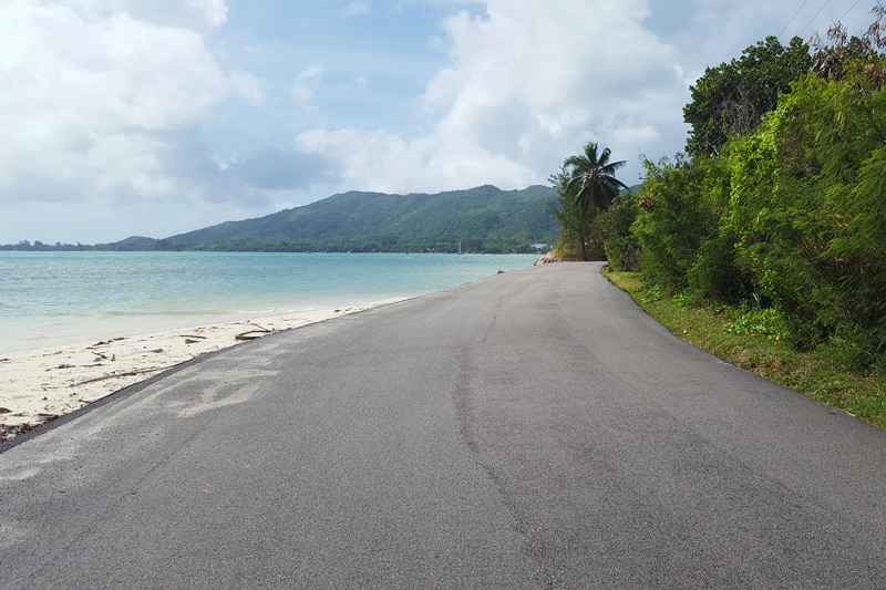 Driving on Praslin