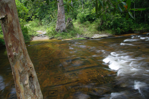 River of a Thousand Lingas