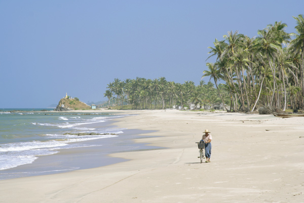 Chaungtha beach