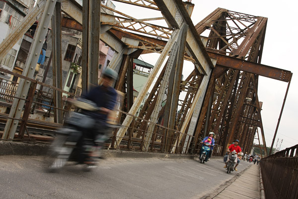Long Bien Bridge