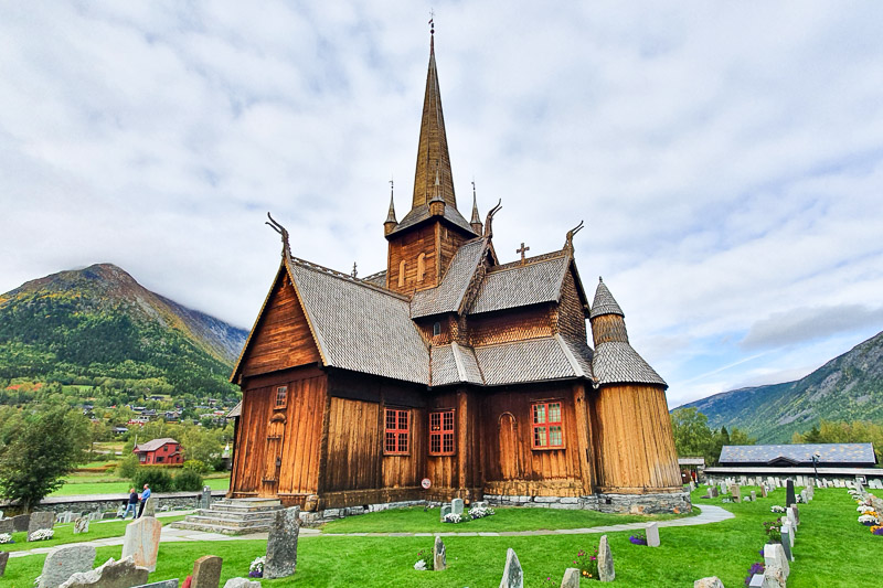 Lom Stave Church
