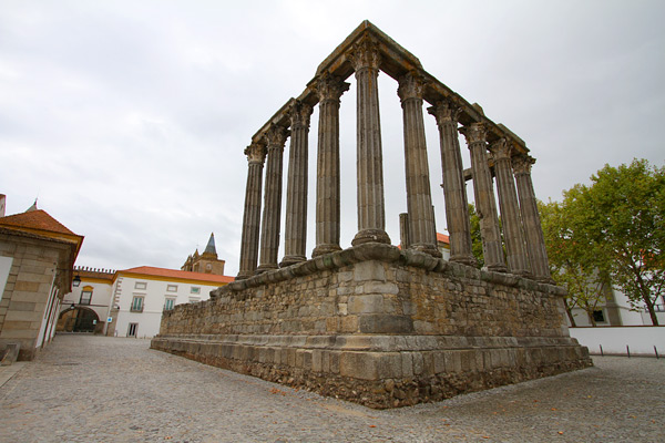 Ã‰vora