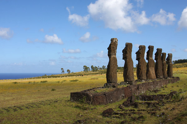 Moais of Ahu Tepeu