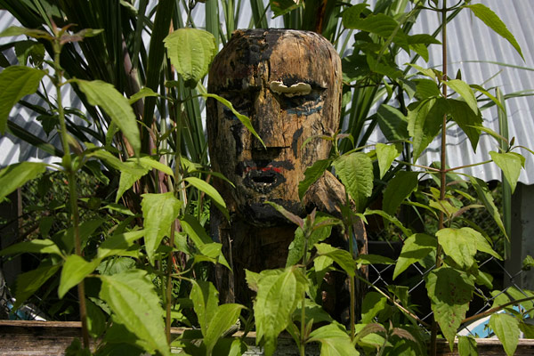 Jarai burial statue