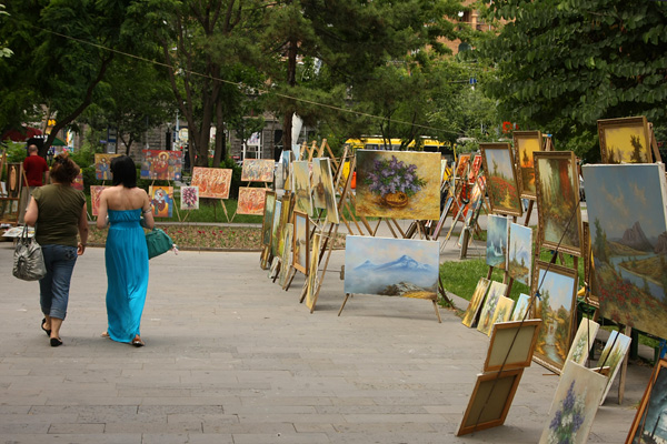 Vernissage art market